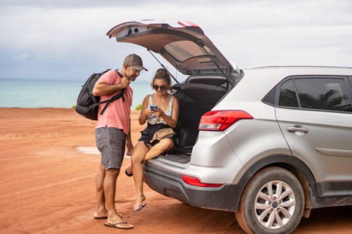 tourist couple road trip - travel stock pictures, royalty-free photos & images