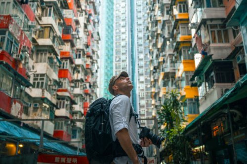 tourist exploring the city in hong kong island - travel stock-fotos und bilder