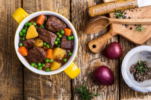 traditional british dishes. beef and vegetable stew - food stock pictures, royalty-free photos & images
