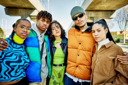 urban portrait of barcelona friends in teens and 20s - fashion stock pictures, royalty-free photos & images