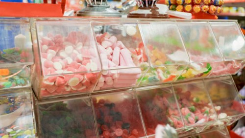 view of a candy stand at the store's counter. - junk food stock pictures, royalty-free photos & images
