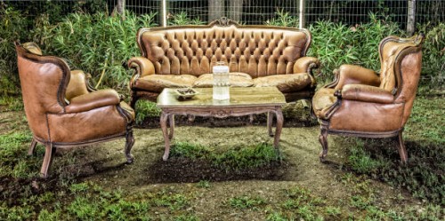 vintage furniture - garden decoration stockfoto's en -beelden