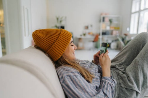 wat is er online? - home decoration stockfoto's en -beelden