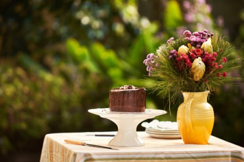 wedding cape sitting on a table for an outdoor reception - garden decoration stock pictures, royalty-free photos & images