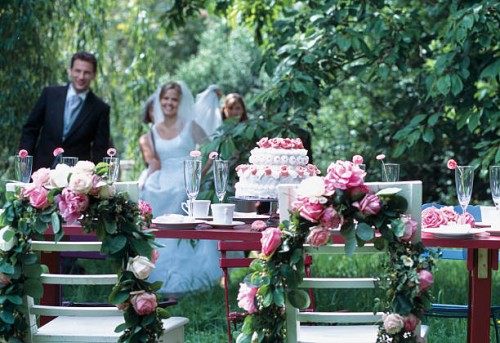 wedding party in garden - home decoration stock pictures, royalty-free photos & images