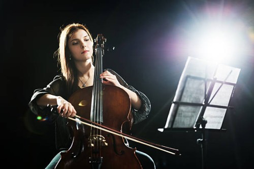 weibliche cellist. - concert stock-fotos und bilder