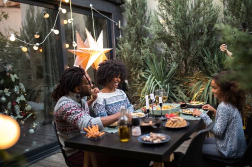 weihnachten ist fast da - garden decoration stock-fotos und bilder