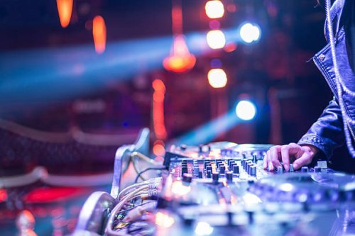 woman dj - concert stock pictures, royalty-free photos & images