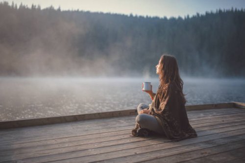 woman relaxing in nature. - coffee stock pictures, royalty-free photos & images