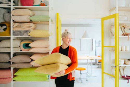woman working in shop - home decoration stock pictures, royalty-free photos & images