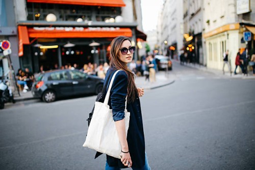 young tourist woman walking in paris - fashion stock pictures, royalty-free photos & images