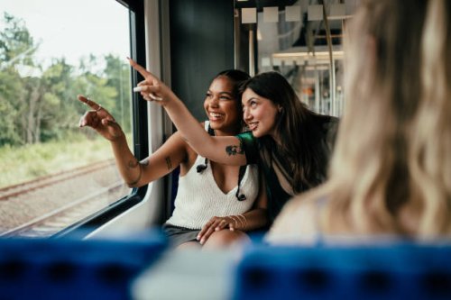 young women commuting - travel stock pictures, royalty-free photos & images