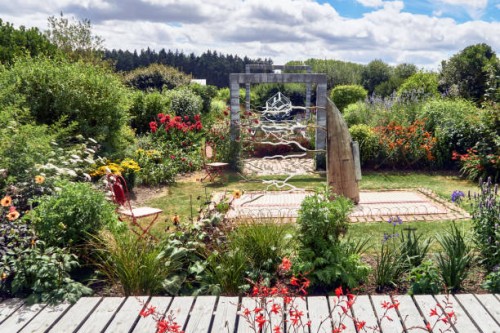 "zingu garden" in the rocambole garden in brittany, france - garden decoration stock pictures, royalty-free photos & images